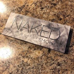 New Urban Decay Naked Smoky Palette
